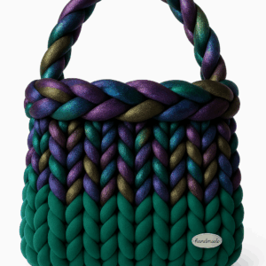 Borsa artigianale intrecciata con manico iridescente