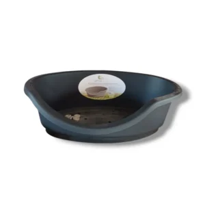 Letto in plastica per cane di colore grigio, resistente e lavabile, ideale per il riposo del cane